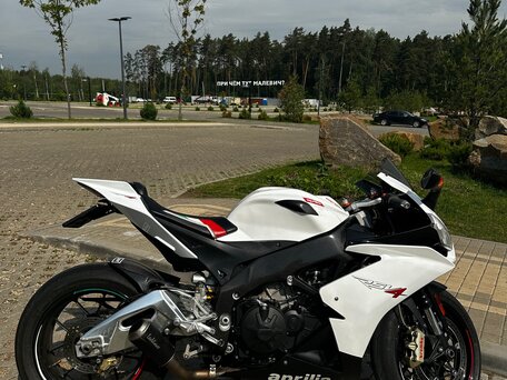 2010 Aprilia RSV4, белый, 875000 рублей, вид 3