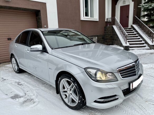 2011 Mercedes-Benz C-Класс 180 BlueEFFICIENCY III (W204) Рестайлинг, серебристый