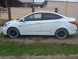 2011 Hyundai Solaris I, белый, 620000 рублей, вид 2