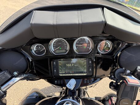 2014 Harley-Davidson Electra Glide, чёрный, 1070000 рублей, вид 2