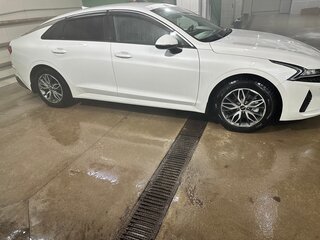 2022 Kia K5 III, белый, 2500000 рублей, вид 2