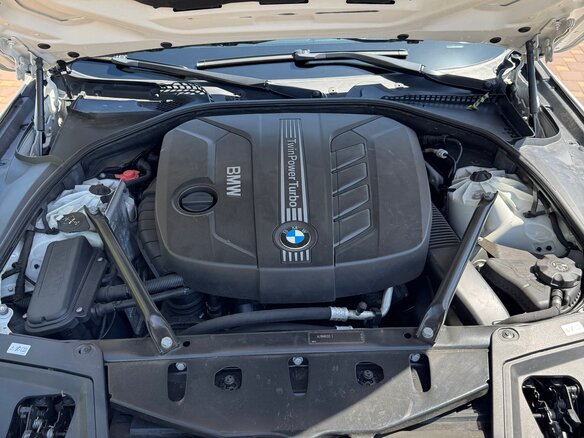 2012 BMW 5 серии 525d xDrive VI (F10/F11/F07), белый, 2400000 рублей - вид 10