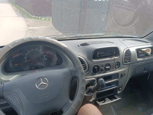 2000 Mercedes-Benz Sprinter, белый, 470000 рублей