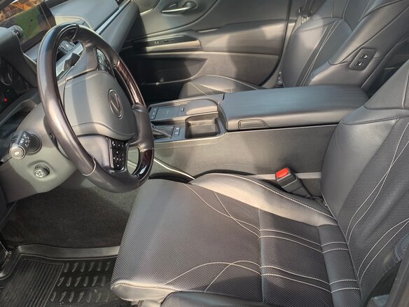 2019 Lexus ES 300h VII, синий, 4600000 рублей - вид 13