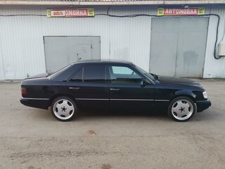 1991 Mercedes-Benz W124 230, чёрный, 800000 рублей, вид 2