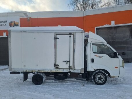 2010 Kia Bongo, белый, 550000 рублей, вид 3