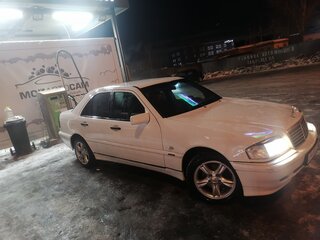 1997 Mercedes-Benz C-Класс 250 I (W202) Рестайлинг, белый, 350000 рублей, вид 2