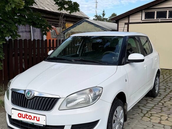 2011 Skoda Fabia II Рестайлинг, белый, 770000 рублей