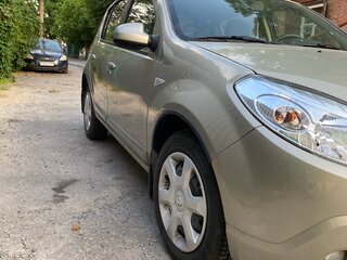 2011 Renault Sandero I, бежевый, 1050000 рублей, вид 3