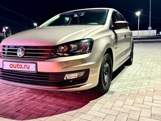2018 Volkswagen Polo V Рестайлинг, бежевый, 1440000 рублей, вид 1