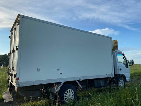 1994 Isuzu Elf (N-series), белый, 1300000 рублей, вид 2