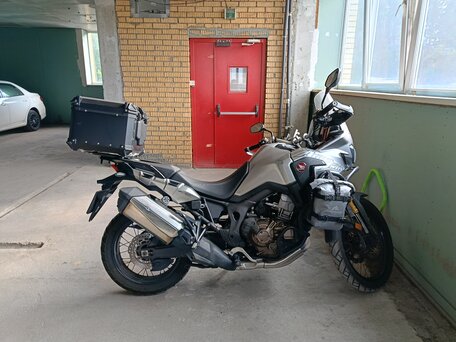 2017 Honda CRF 1000L Africa Twin, серый, 1100000 рублей, вид 4