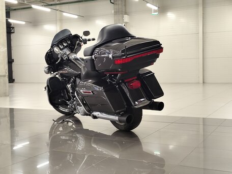 2018 Harley-Davidson Electra Glide, серый, 1600000 рублей, вид 3