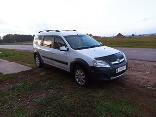 2018 Lada (ВАЗ) Largus Cross I, белый, 830000 рублей, вид 2