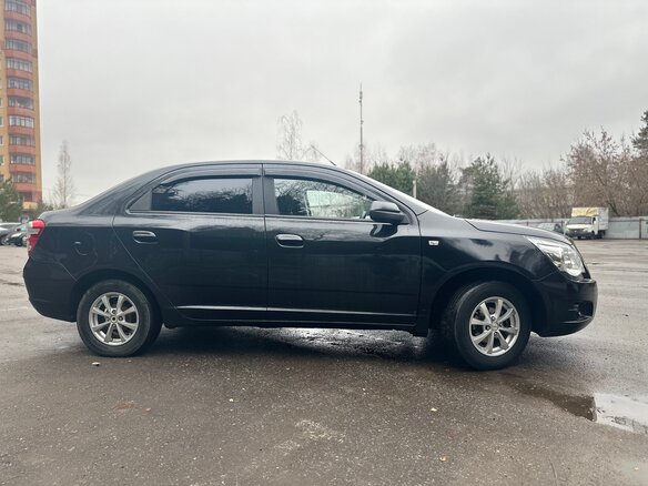 2013 Chevrolet Cobalt II, чёрный, 480000 рублей - вид 3