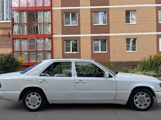 1987 Mercedes-Benz W124 230 4-speed, белый, 150000 рублей, вид 5