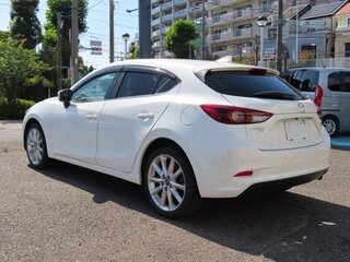 2019 Mazda Axela III Рестайлинг, белый, 962000 рублей, вид 3