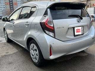 2019 Toyota Aqua I Рестайлинг 2, серый, 1450000 рублей, вид 5