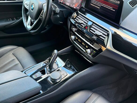 2020 BMW 5 серии 520d xDrive VII (G30/G31/G38), белый, 3590000 рублей - вид 16