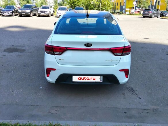 2017 Kia Rio IV, белый, 750000 рублей - вид 5