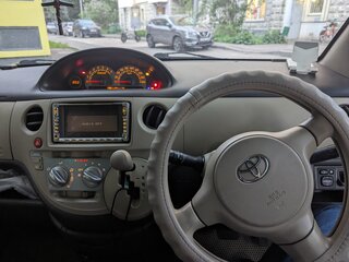 2005 Toyota Sienta I, красный, 780000 рублей, вид 4