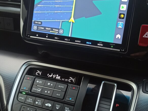 2018 Honda Stepwgn Spada V Рестайлинг, белый, 2390000 рублей - вид 13