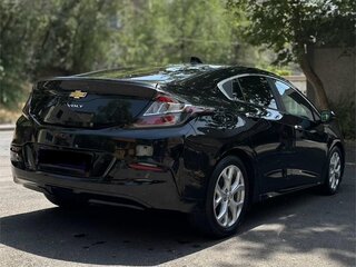 2016 Chevrolet Volt II, чёрный, 1200000 рублей, вид 3