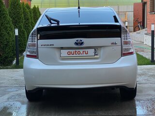 2010 Toyota Prius III (XW30), белый, 1000000 рублей, вид 3