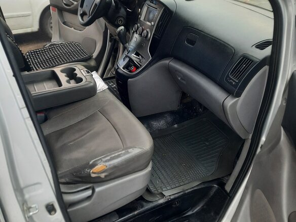 2010 Hyundai Starex, серый, 790000 рублей - вид 5