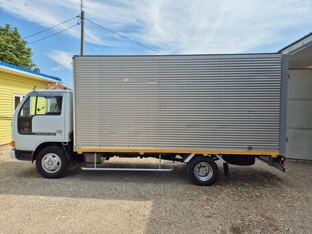 1990 Nissan Diesel Condor, белый, 1450000 рублей, вид 4