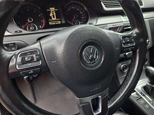 2012 Volkswagen Passat EcoFuel B7, чёрный, 1100000 рублей - вид 9