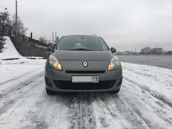 2009 Renault Scenic Grand III, серый - вид 2