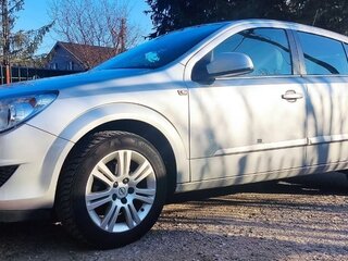 2010 Opel Astra H Рестайлинг, серебристый, 900000 рублей, вид 4
