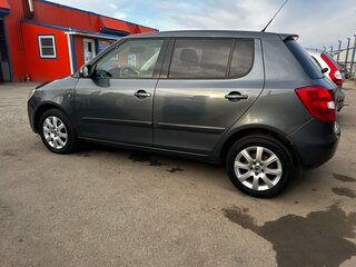 2009 Skoda Fabia II, серый, 685000 рублей, вид 4