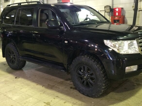 2008 Toyota Land Cruiser 200 Series, чёрный - вид 2
