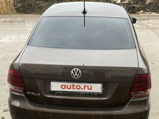 2017 Volkswagen Polo V Рестайлинг, коричневый, 1300000 рублей, вид 2