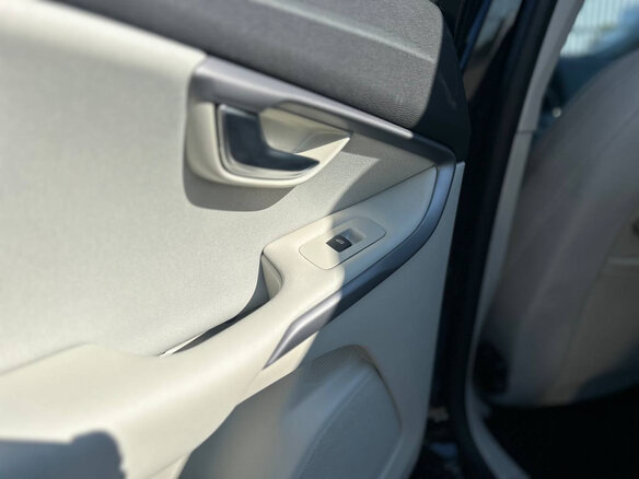 2019 Volvo V40 II Рестайлинг, чёрный, 2177760 рублей - вид 15