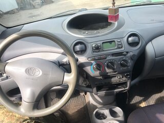 1999 Toyota Yaris I, белый, 170000 рублей, вид 5