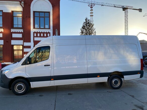 2019 Mercedes-Benz Sprinter, белый, 2650000 рублей - вид 1