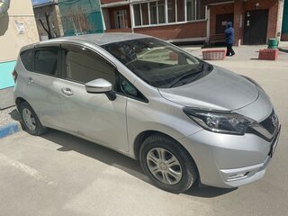 2018 Nissan Note II Рестайлинг, серебристый, 900000 рублей, вид 3