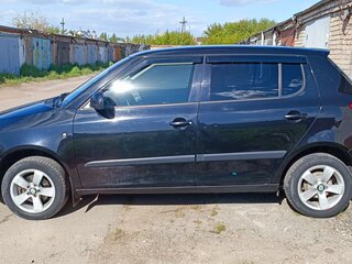 2011 Skoda Fabia II Рестайлинг, чёрный, 600000 рублей, вид 4