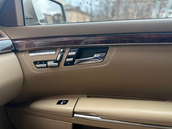 2010 Mercedes-Benz S-Класс 350 Long V (W221) Рестайлинг, бежевый, 2100000 рублей - вид 15