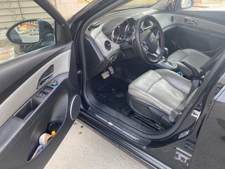 2012 Chevrolet Cruze I Рестайлинг, чёрный, 800000 рублей, вид 5