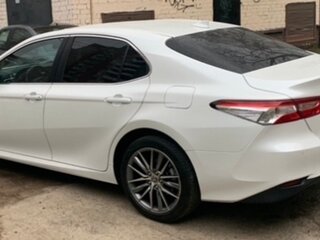 2020 Toyota Camry VIII (XV70), белый, 3090000 рублей, вид 1