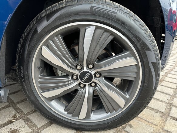 2019 Lincoln Navigator L IV, синий, 8000000 рублей - вид 16