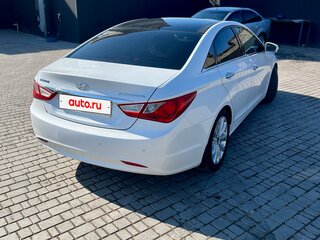 2010 Hyundai Sonata VI (YF), белый, 1450000 рублей, вид 5