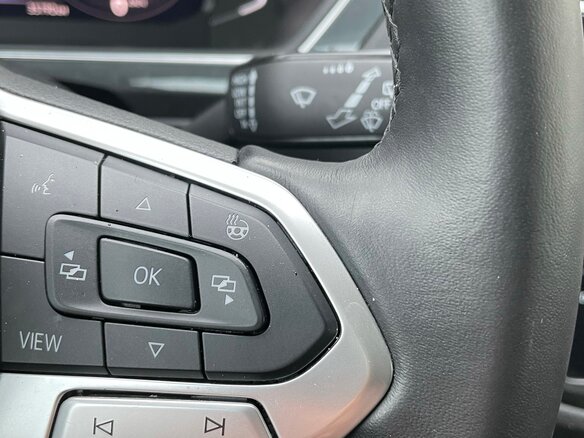 2021 Volkswagen Tiguan II Рестайлинг, чёрный - вид 10