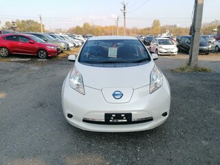 2013 Nissan Leaf I (ZE0/AZE0), белый, 615000 рублей, вид 1