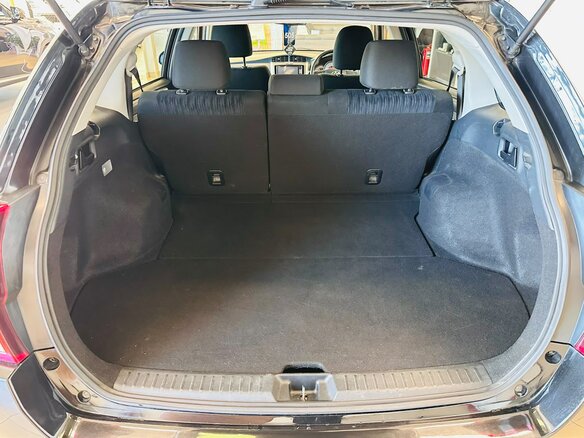 2012 Toyota Corolla Fielder XI (E160, E170, E180), чёрный - вид 20