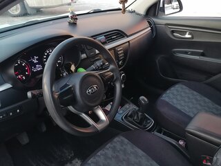 2017 Kia Rio IV, белый, 1200000 рублей, вид 3